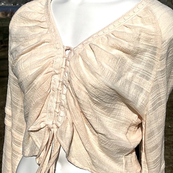 NWT Chelsea & Violet Boho cropped lace up top M-L - Picture 3 of 12